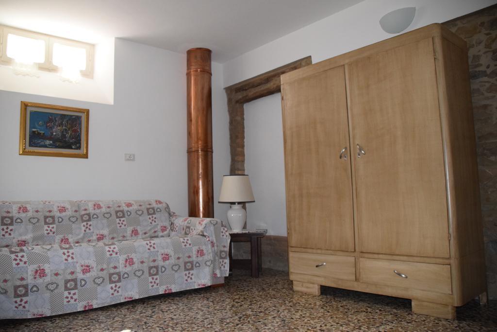 Apartment Casa Antica Chianni Eksteriør bilde